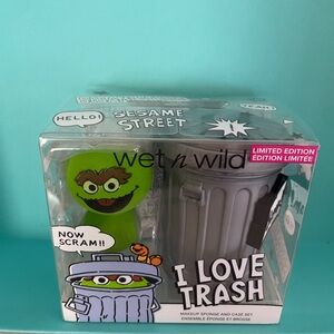 Sesame Street and‎ wet and wild special edition makeup sponge